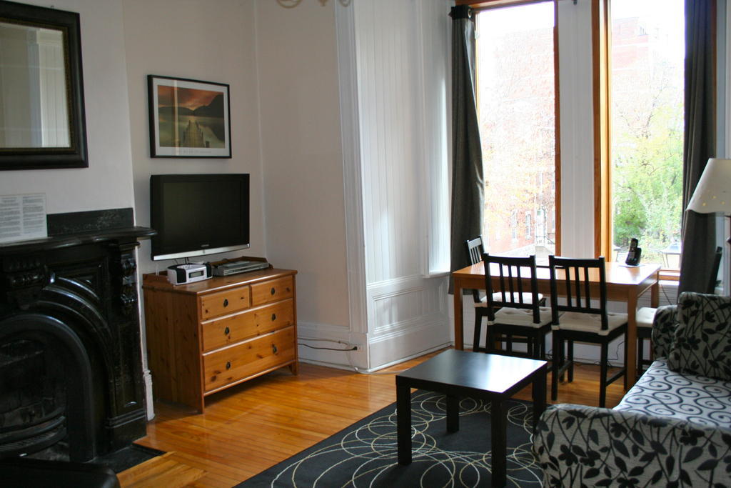 Gite University Bed And Breakfast Монреал Стая снимка
